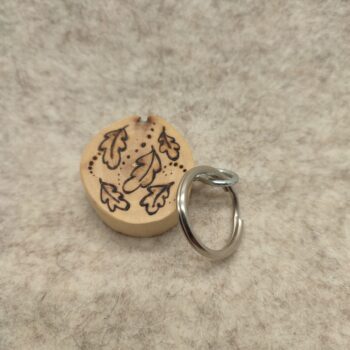 Willow Wooden Disc Pyrography Keyring, Oak Leaf design, Made in Wales - Image 2