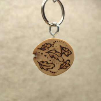 Willow Wooden Disc Pyrography Keyring, Oak Leaf design, Made in Wales