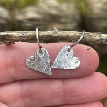 Sterling silver patterned heart earrings - Image 5