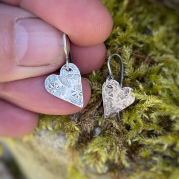 Sterling silver patterned heart earrings - Image 3