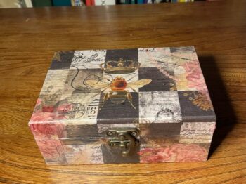 Decoupage Jewellery box 'Royal Bee'