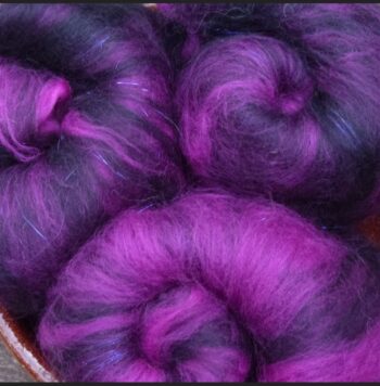 Hand Carded Fibre Batts for Spinning - Magnolia Nigra