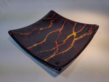 Lava effect glass plate