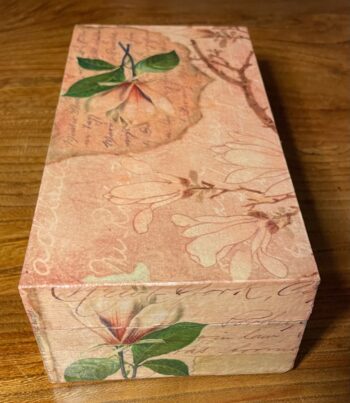 Magnolia Old Letter decoupaged jewellery box - Image 3