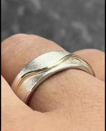 Gold Wave Ring - Image 2