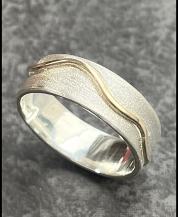 Gold Wave Ring