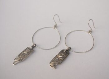 Silver circle and filigree earrings - Image 3