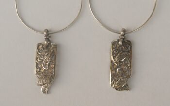 Silver circle and filigree earrings - Image 4