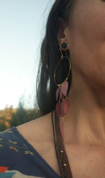 Brass and leather leaf earrings - Image 3