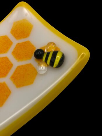 Honey bee fused glass trinket dish - with bee included - Image 2