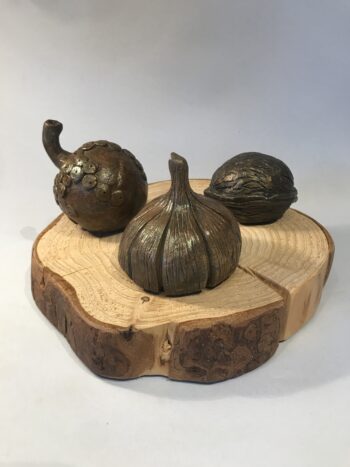 Ceramic Garlic Sculpture - Image 3