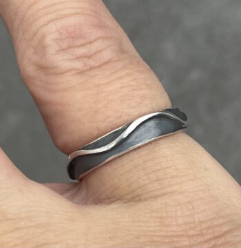 Silver Wave Oxidised Ring - Image 2