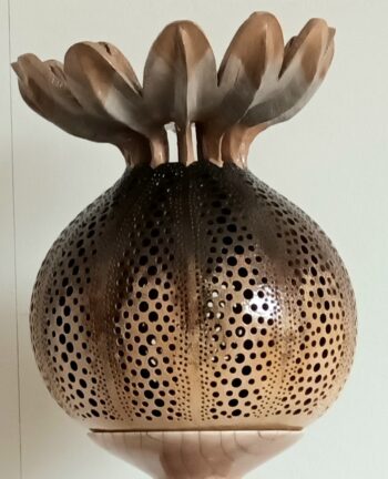 'Poppy Seed Head' Gourd Lamp - Image 3