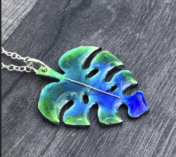 Montserrat Leaf Pendant - Image 2