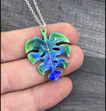 Montserrat Leaf Pendant - Image 3