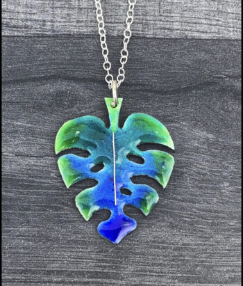 Montserrat Leaf Pendant - Image 4