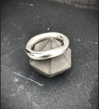 Chunky Silver Wave Ring - Image 4