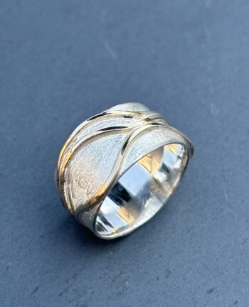 Gold Waves Ring