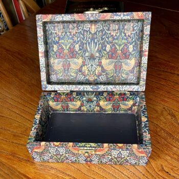 William Morris 'Strawberry Thief ' Découpage Jewellery Box and Tray - Image 4